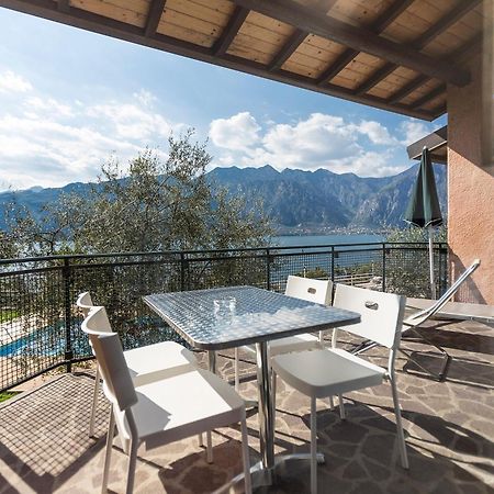 מאלצ'סינה Residence Parco Lago Di Garda מראה חיצוני תמונה