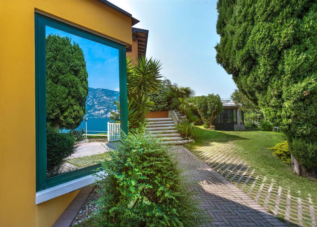 מאלצ'סינה Residence Parco Lago Di Garda מראה חיצוני תמונה