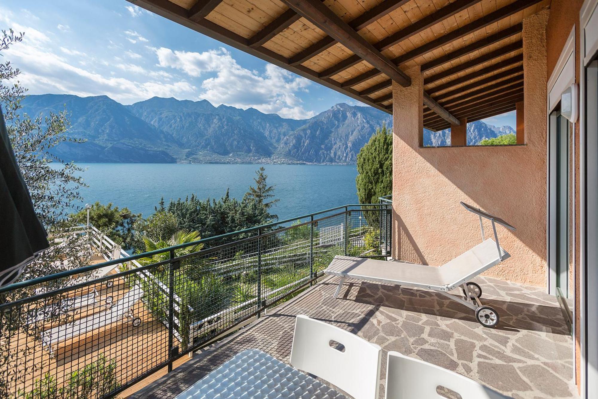 מאלצ'סינה Residence Parco Lago Di Garda מראה חיצוני תמונה
