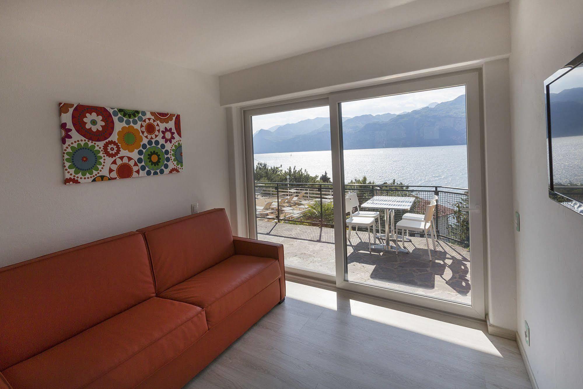 מאלצ'סינה Residence Parco Lago Di Garda מראה חיצוני תמונה