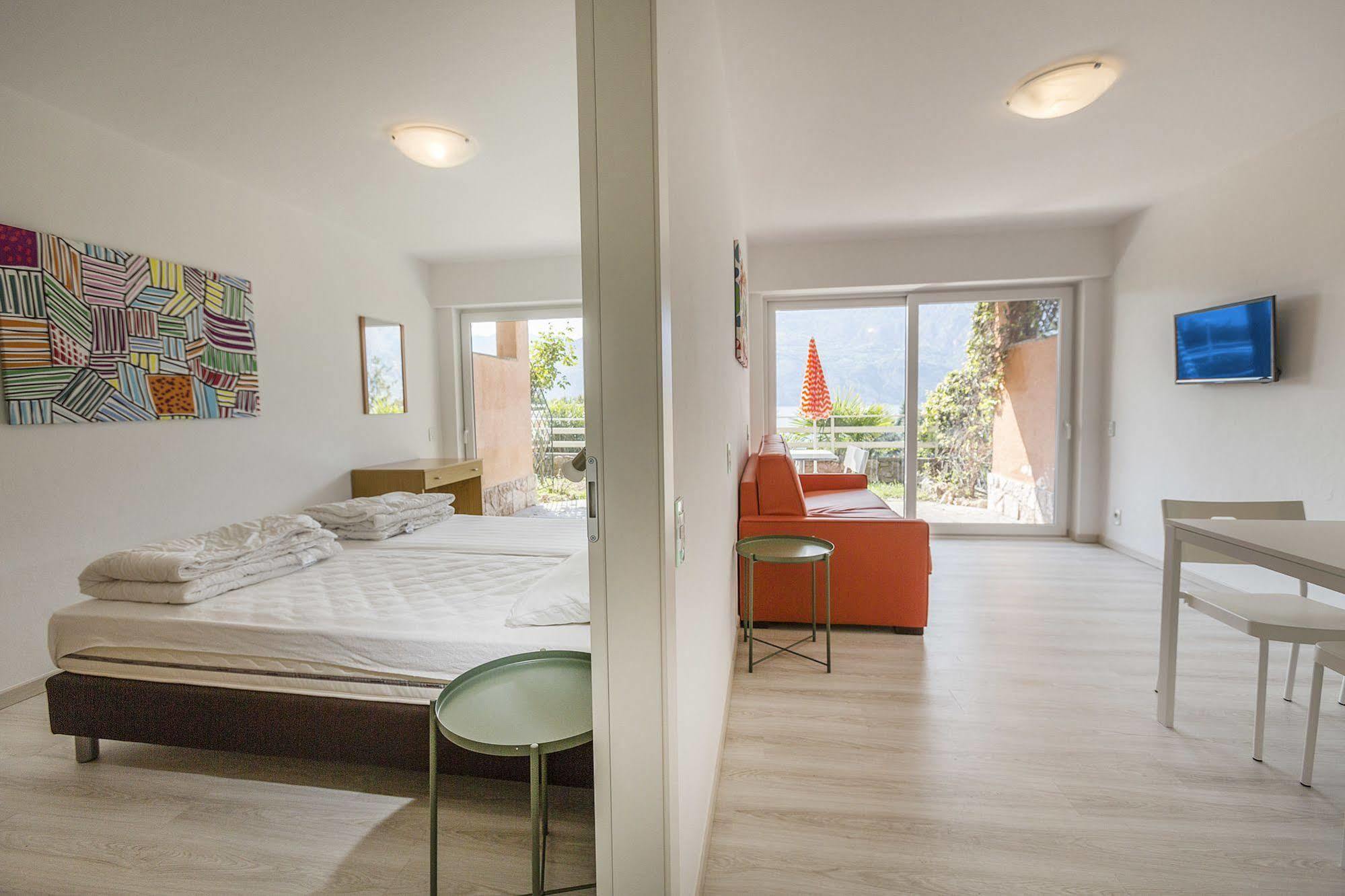 מאלצ'סינה Residence Parco Lago Di Garda מראה חיצוני תמונה