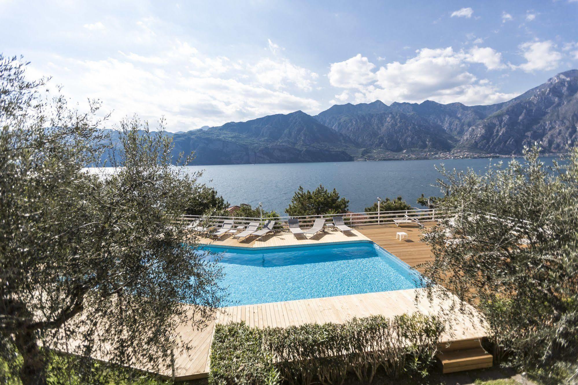 מאלצ'סינה Residence Parco Lago Di Garda מראה חיצוני תמונה