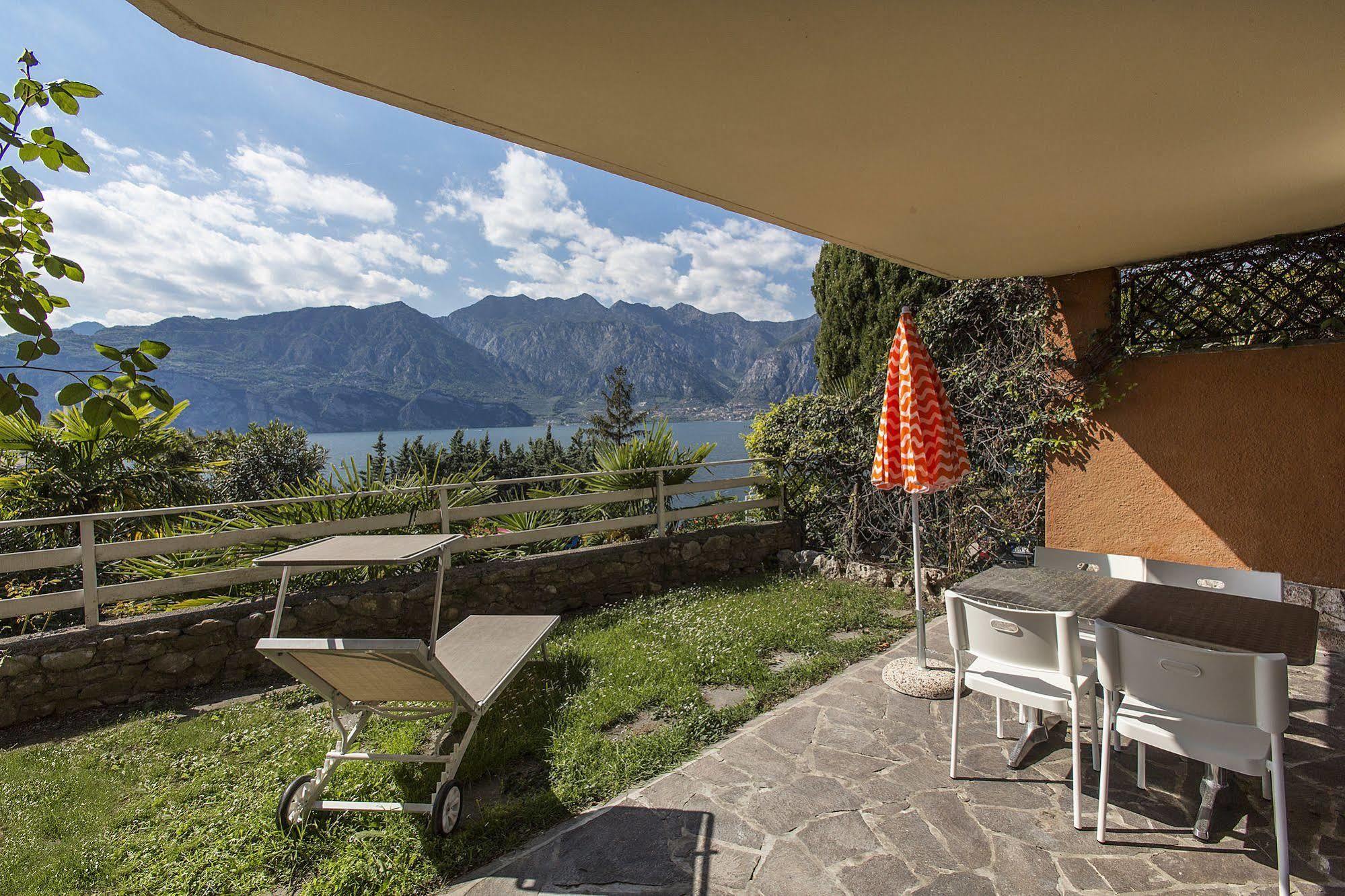 מאלצ'סינה Residence Parco Lago Di Garda מראה חיצוני תמונה